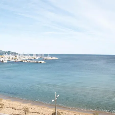 Le Lavandou, T2 Pour 4, Vue Mer, Terrasse, Parking - Fr-1-803-82 *